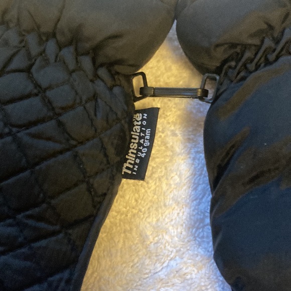 Size small Women’s gloves Thinsulate Insulation clips together - Picture 4 of 4